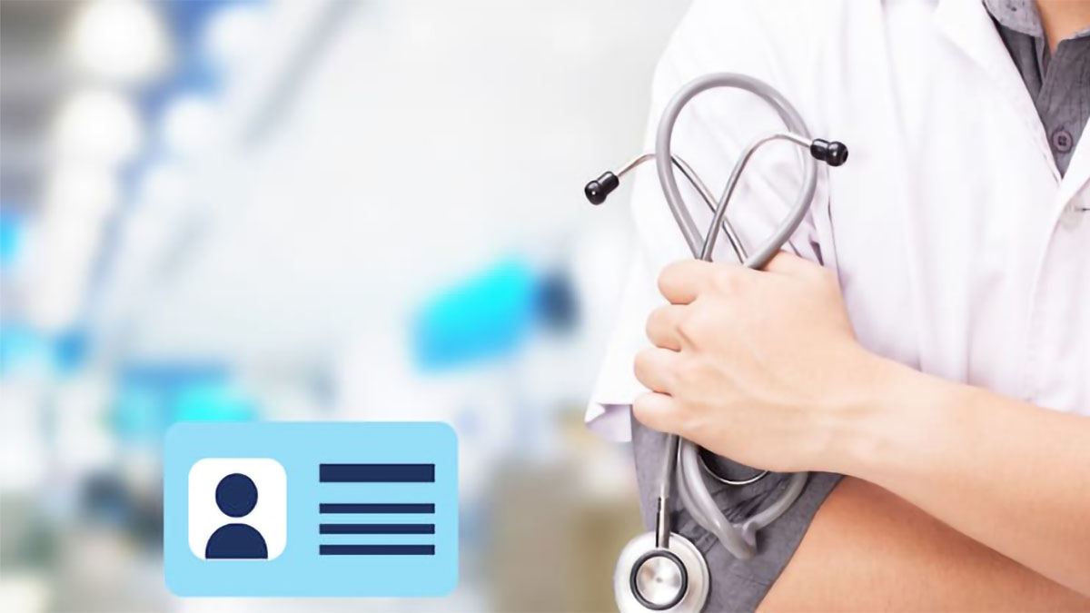 How to Choose Health Insurance as an Expat in Dubai (2026 Guide)
