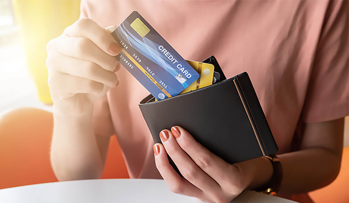 Best Credit Cards in UAE Without Annual Fees (2025)