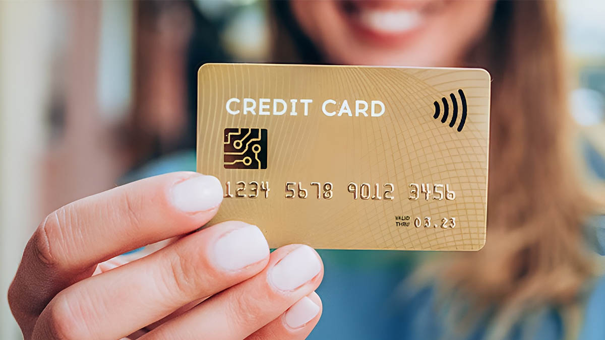 Best Cashback Credit Cards in UAE (2025 Guide to Dining, Groceries & Shopping Savings)